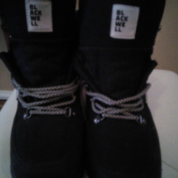 Designer winter  boots best qualety natural protection inside most new size 9 go - Picture 1 of 3